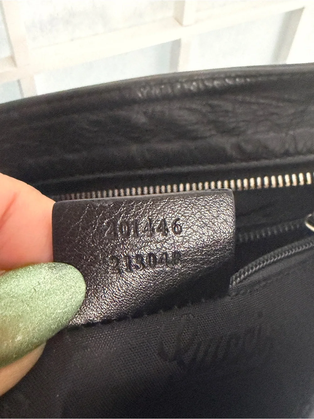 Gucci Guccissima Black GG Embossed Leather Crossbody Shoulder Bag- EXCELLENT
